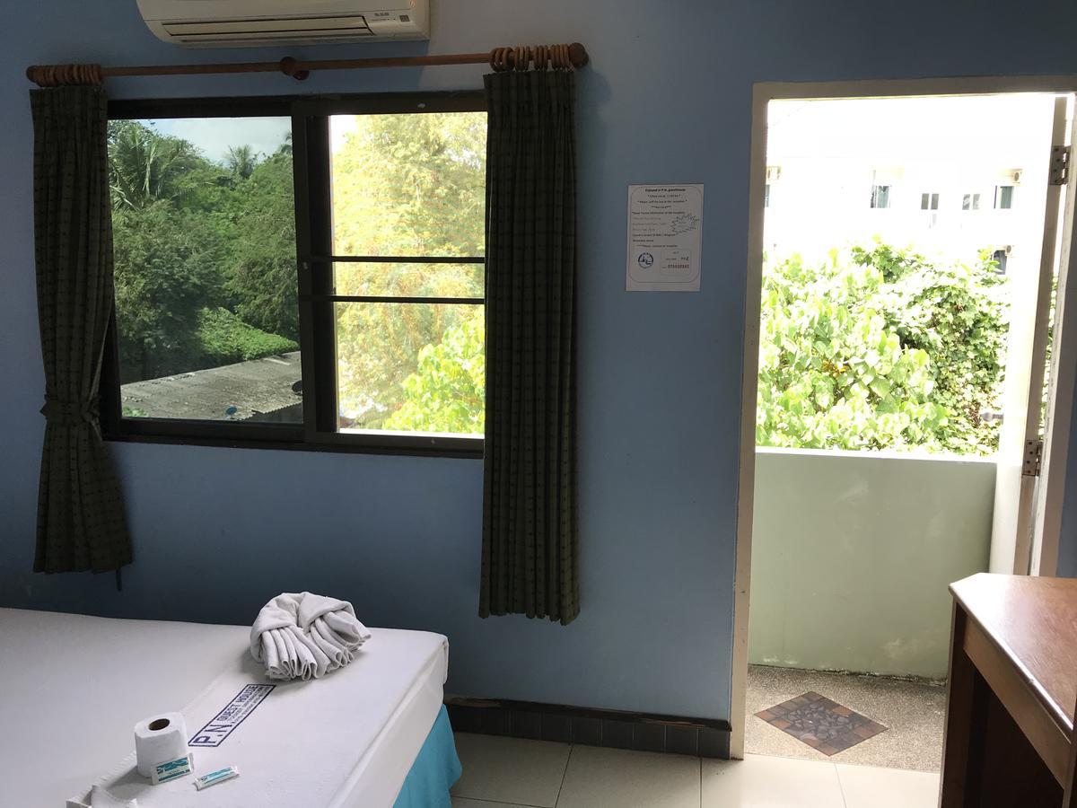 P.N. Guesthouse Krabi Quarto foto